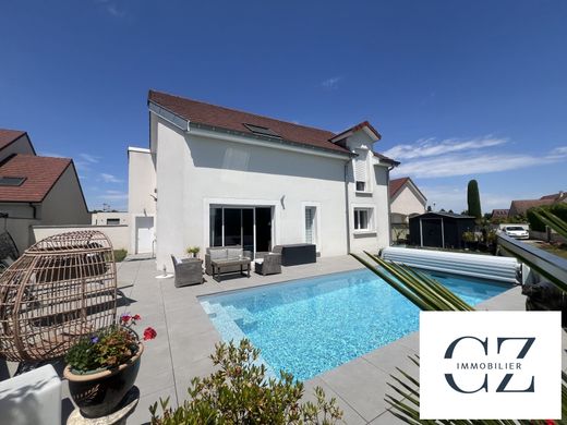 Luxury home in Ruffey-lès-Echirey, Cote d'Or