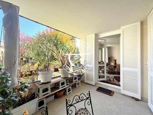 Apartment / Etagenwohnung in Louveciennes, Yvelines