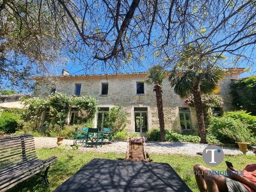 Casa di lusso a Blaignan, Gironda