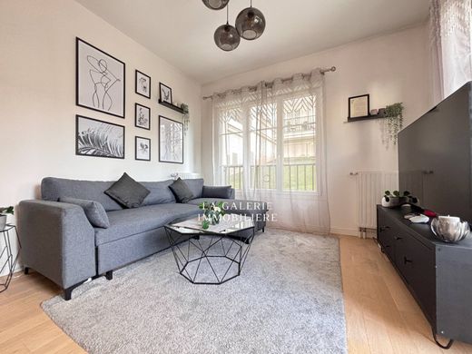 ﺷﻘﺔ ﻓﻲ Puteaux, Hauts-de-Seine