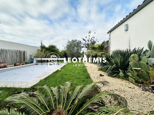 Marennes, Charente-Maritimeの高級住宅