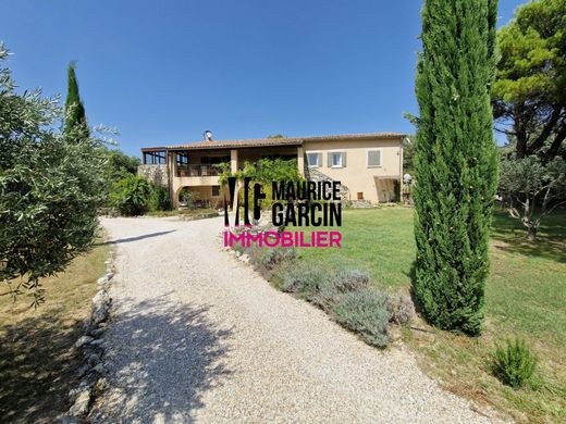 Luxury home in Lagnes, Vaucluse