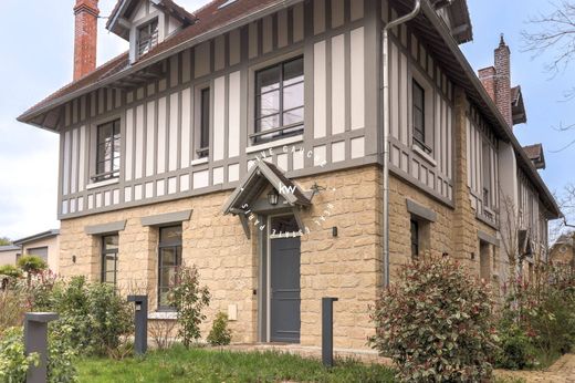 Luksusowy dom w Vaucresson, Hauts-de-Seine