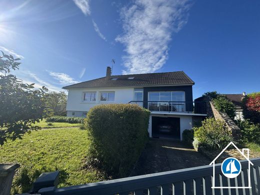 Luxury home in Arromanches-les-Bains, Calvados