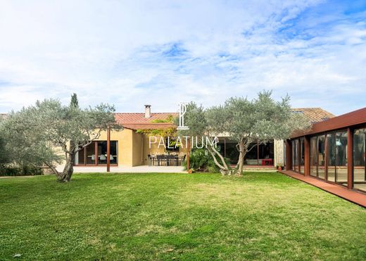 Casa di lusso a Sénas, Bocche del Rodano