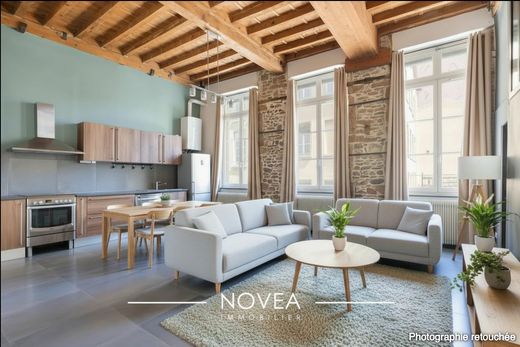Apartment / Etagenwohnung in Lyon, Rhône