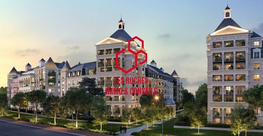 Apartment / Etagenwohnung in Le Plessis-Robinson, Hauts-de-Seine