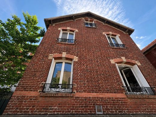 Luxus-Haus in Fontenay-sous-Bois, Val-de-Marne