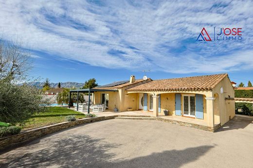 Luxury home in Pourrières, Var