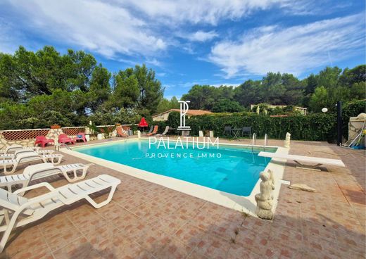 Luxus-Haus in Lambesc, Bouches-du-Rhône