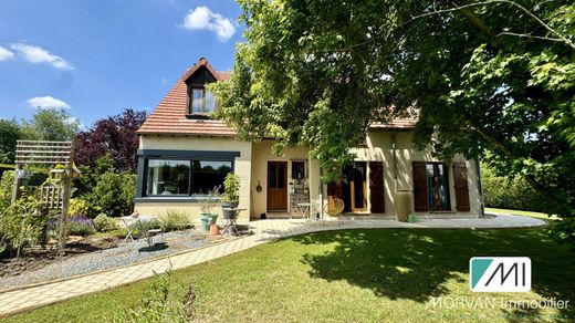 Luxe woning in Les Essarts-le-Roi, Yvelines