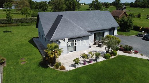 Luxury home in Pont-l'Évêque, Calvados