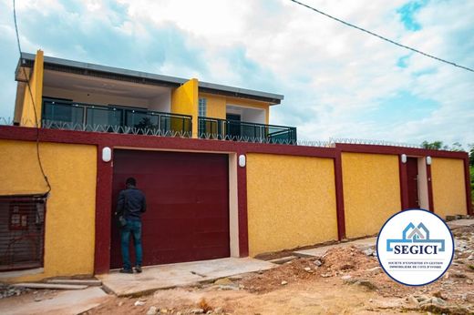 ‏בתי יוקרה ב  יאמוסוקרו, Lacs