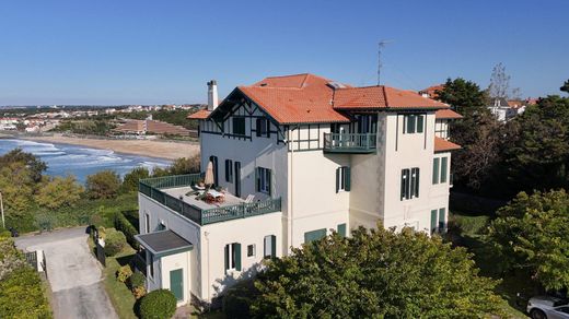 Apartment / Etagenwohnung in Biarritz, Pyrénées-Atlantiques