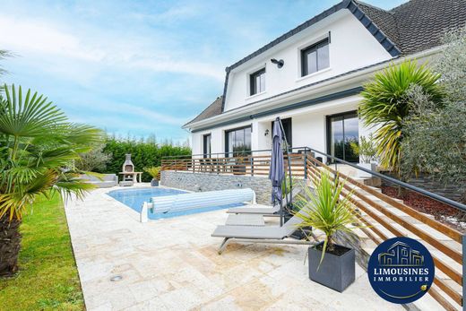 Luxury home in Panazol, Haute-Vienne