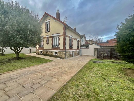 Luxury home in Neuilly-sur-Marne, Seine-Saint-Denis