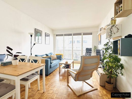 Apartment / Etagenwohnung in Motte-Picquet, Commerce, Necker, Paris