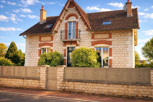 Luxury home in Nuits-Saint-Georges, Cote d'Or