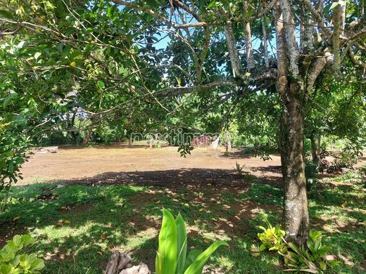 토지 / Tohautu, Îles du Vent