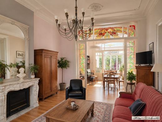Luxury home in Dunkirk, North