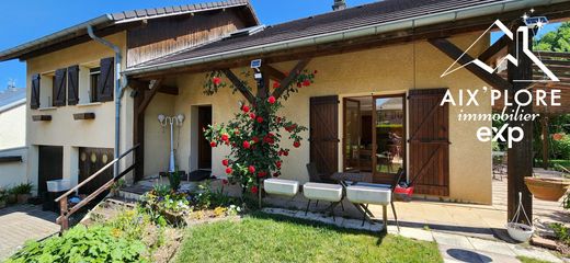 Luxury home in Jacob-Bellecombette, Savoy