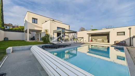 Pont-de-l'Isère, Drômeの高級住宅