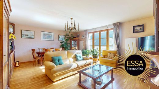 Apartment in Le Chesnay, Yvelines