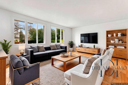 Apartment in Saint-Cloud, Hauts-de-Seine