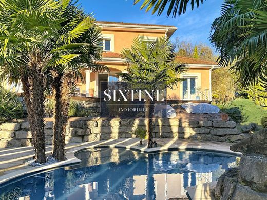 Luxury home in Saint-Chef, Isère