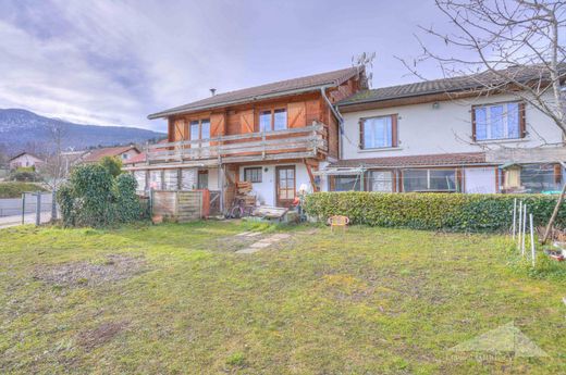 Luxury home in Péron, Ain