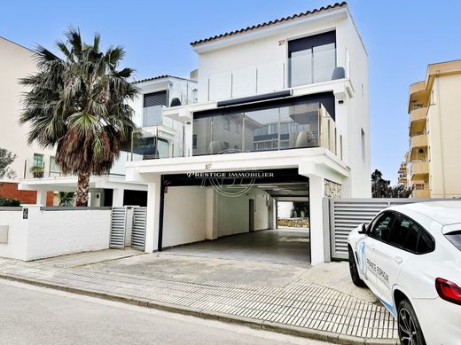 Lüks ev Roses, Província de Girona