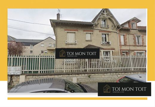 Edificio en Beaumont-sur-Oise, Valle de Oise