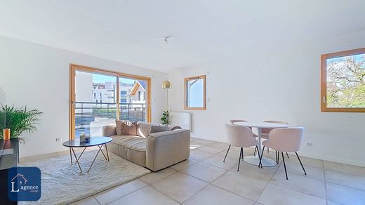 Apartment in Prévessin-Moëns, Ain