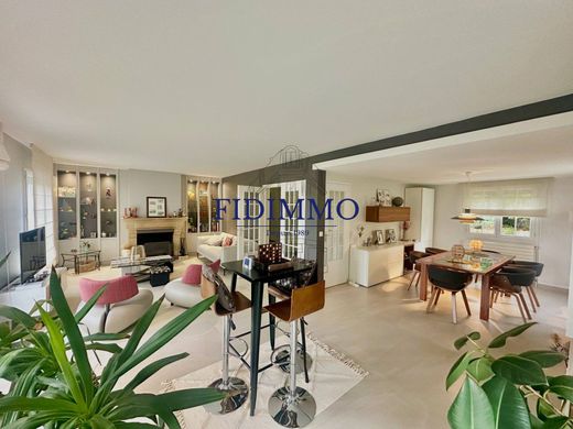 호화 저택 / Chennevières-sur-Marne, Val-de-Marne