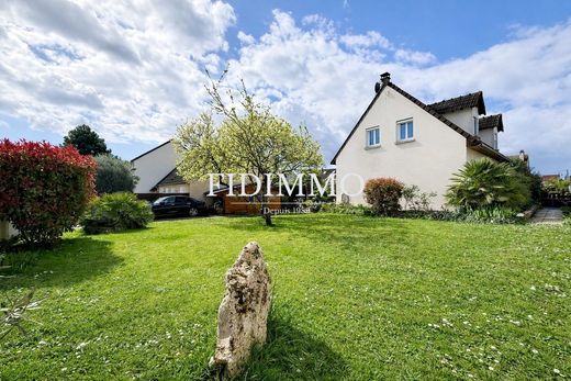 Luxury home in Ormesson-sur-Marne, Val-de-Marne