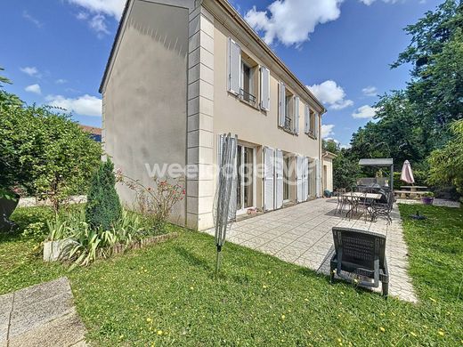 Casa di lusso a Éragny, Val d'Oise