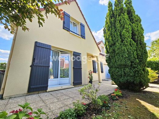 Casa di lusso a Herblay, Val d'Oise