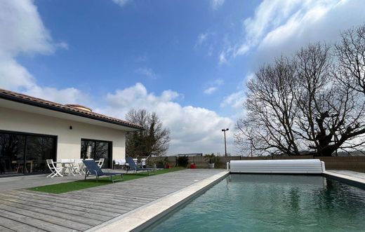 Luxury home in Mons, Upper Garonne