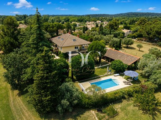 Luxus-Haus in Entraigues-sur-la-Sorgue, Vaucluse