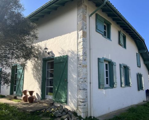 호화 저택 / Bayonne, Pyrénées-Atlantiques