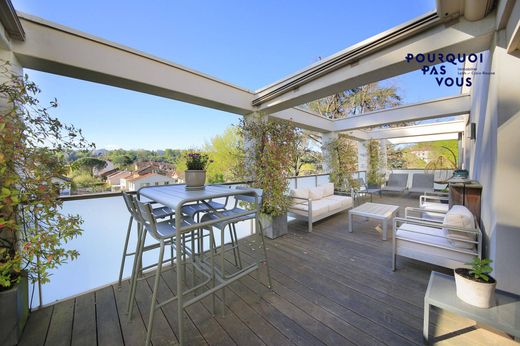 Apartment in Caluire-et-Cuire, Rhône