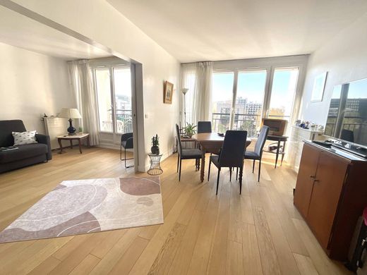 아파트 / Montrouge, Hauts-de-Seine