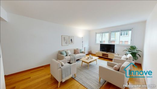 モット・ピケ、コメルス、ネッケル, Parisのアパートメント