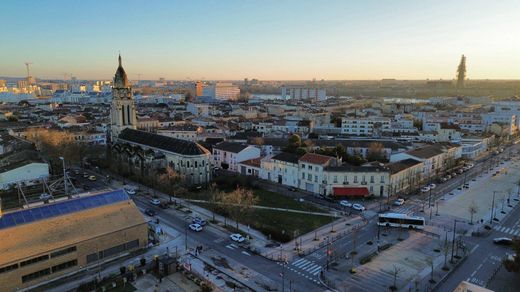 Apartment / Etagenwohnung in Bordeaux, Gironde