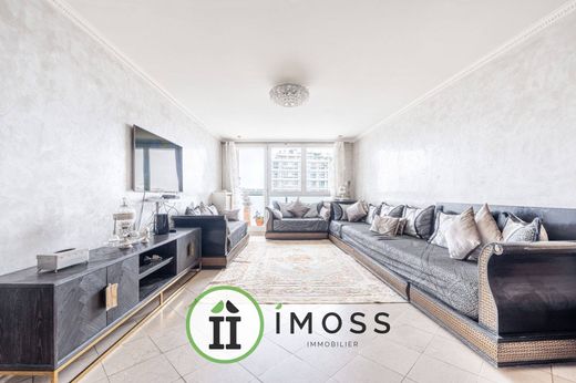 Apartment / Etagenwohnung in Montmartre, Abbesses, Grandes-Carrières, Paris