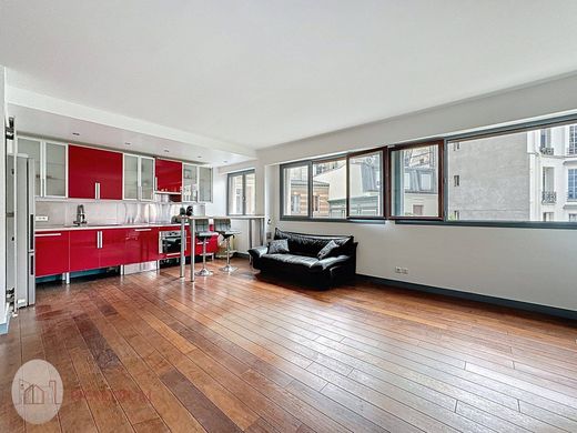 Apartment in Champs-Elysées, Madeleine, Triangle d’or, Paris