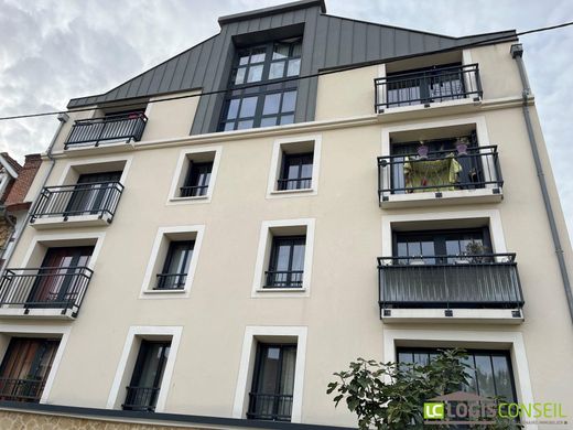 Apartament w Bourg-la-Reine, Hauts-de-Seine