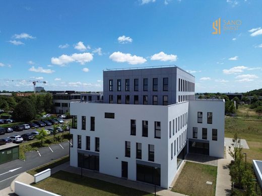 Biuro w Saint-Contest, Calvados