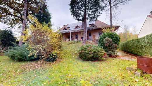 Casa di lusso a Sucy-en-Brie, Val-de-Marne