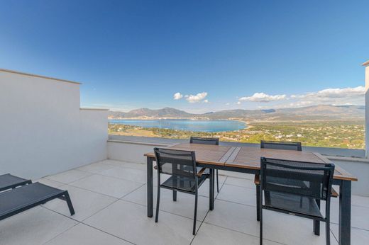Apartment / Etagenwohnung in Grosseto-Prugna, Südkorsika